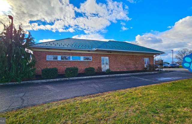 1340 LINCOLN Way E photos photos