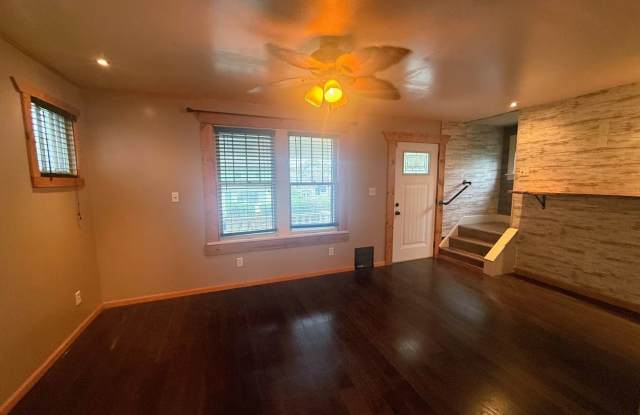 2 Bedroom, 1 Bathroom Home for Rent. Gallery 3