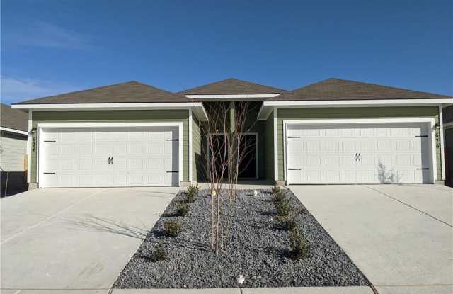 626 Heather Way - 626 Heathers Way, Seguin, TX 78155