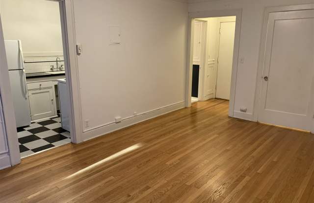 532 Belmont Avenue East - 532 Belmont Avenue East, Seattle, WA 98102