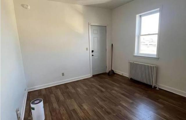 113 1/2 3rd Street W photos photos