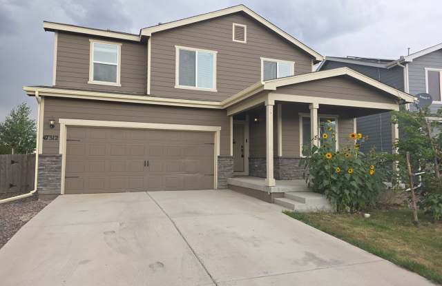 MASSIVE 5 Bedroom Home In Bennett! photos photos