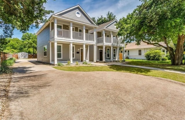 511 S Center Street - 511 South Center Street, Arlington, TX 76010