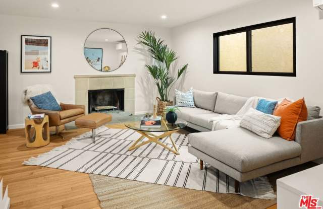 2613 5th St photos photos