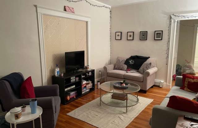 Spacious 5 Bed w/ Heat & Hot Water + Parking Available – Brighton photos photos