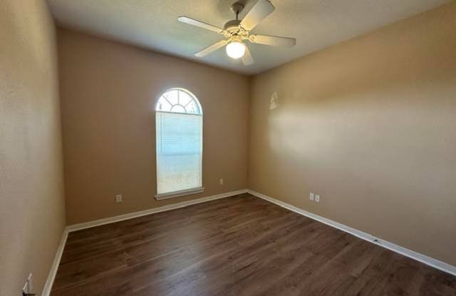 Duplex in Robinson Gallery 4