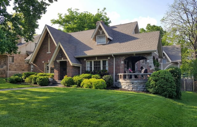 2414 Barton Ave - 2414 Barton Avenue, Nashville, TN 37212