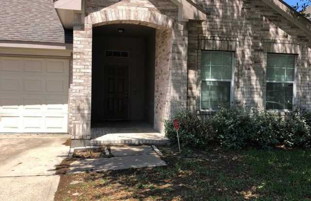 917 Almond St - 917 Almond Street, Baytown, TX 77521