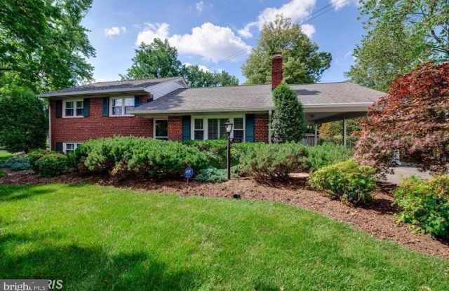 1415 MAYFLOWER Drive photos photos