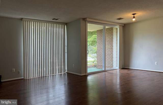 10237 PRINCE Place Gallery 2