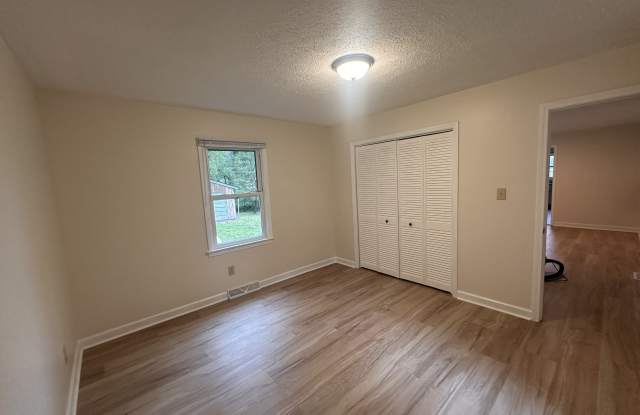 5256 Irish Road Gallery 3