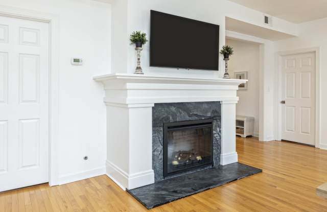 501 22nd Street - A Gallery 4