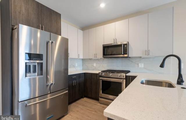 408-10 N FRONT STREET photos photos