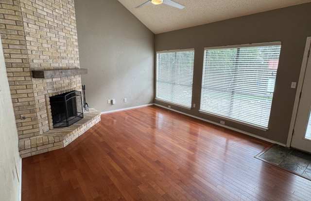 13815 STONE HOLLOW DR Gallery 2