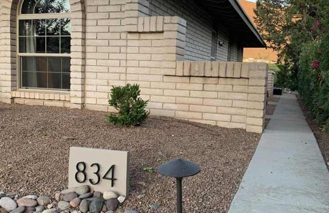 834 RIVER OAKS Drive Gallery 2