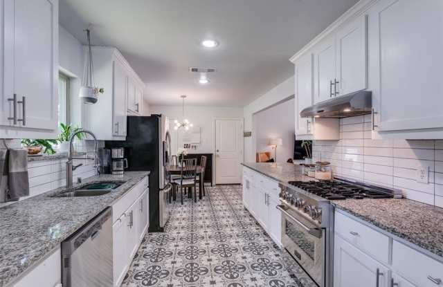3130 Brookhaven Club Drive Gallery 4