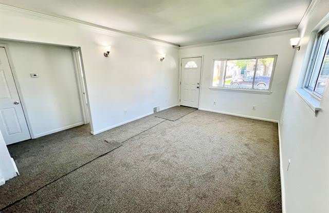 17184 DETROIT Street Gallery 4
