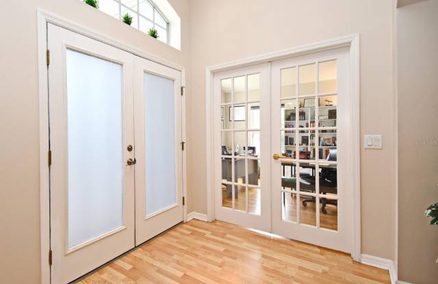 2634 GOLD DUST Circle Gallery 2