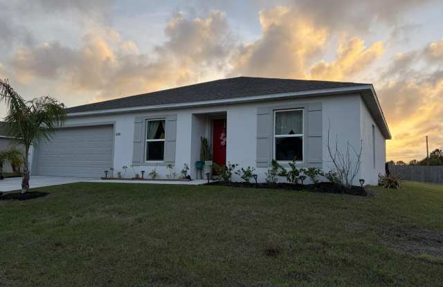 3230 SE Halden Avenue SE photos photos