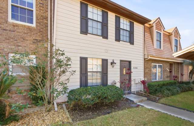 Spacious 2BR/2.5 BA 2 story townhome in Citrus Park! photos photos