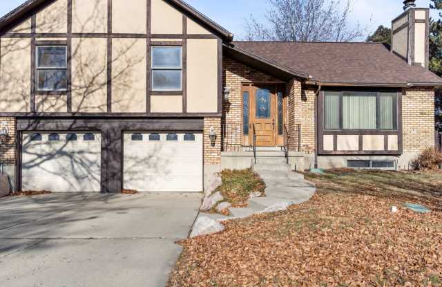 Large Murray 4 Bedroom Home photos photos