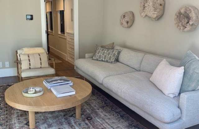 336 Myrtle Street Gallery 2
