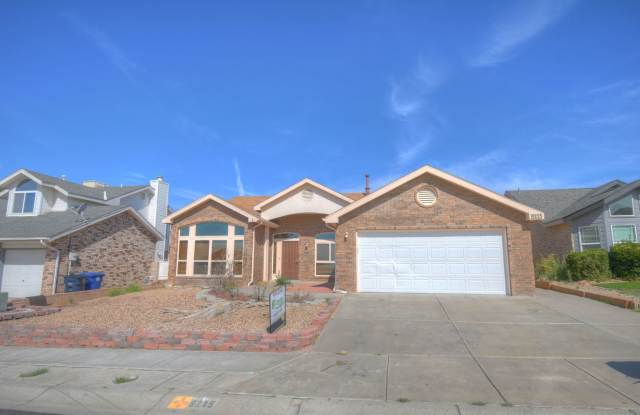 Great NW Three Bedroom , Two Bathroom, 2 Car Garage photos photos