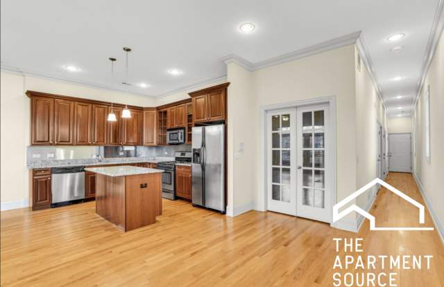 2358 N Damen Ave photos photos