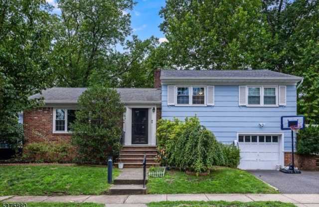 106 Greenwood Dr photos photos