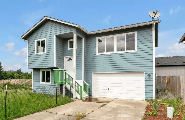 Spacious 4-Bedroom Port Orchard Home photos photos