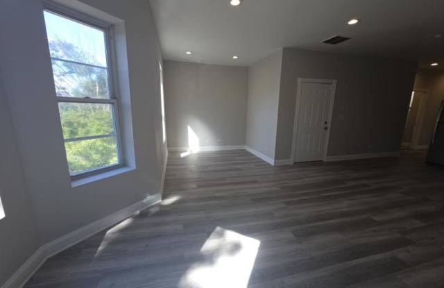 6607 South Kimbark Gallery 2