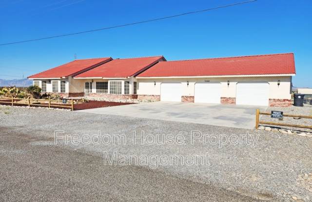 3260 Helicopter Avenue photos photos