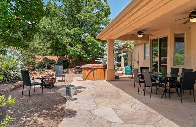 Home on Oak Creek Golf Resort, Pets + Hot Tub! photos photos Home on Oak Creek Golf Resort, Pets + Hot Tub! photos photos