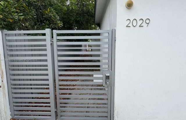 2029 Pierce St - 2029 Pierce Street, Hollywood, FL 33020