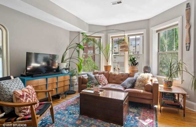 5402 North Kenmore Gallery 3