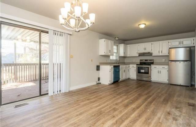 2842 Pine Meadows Circle Gallery 2