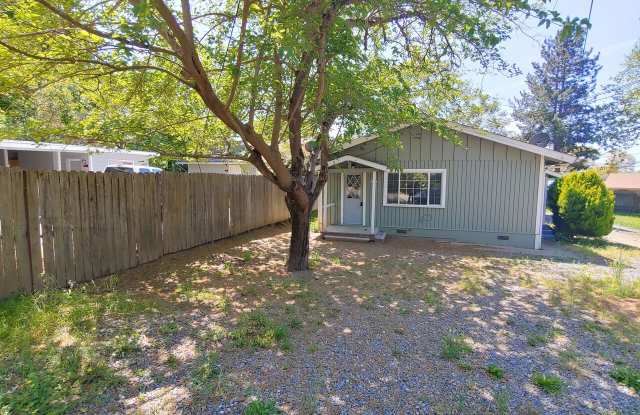 Charming Duplex Available Now! Gallery 1