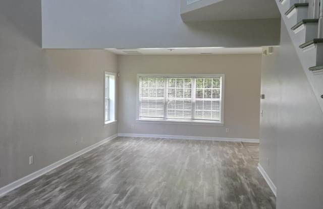 511 Sunset Strip Gallery 4