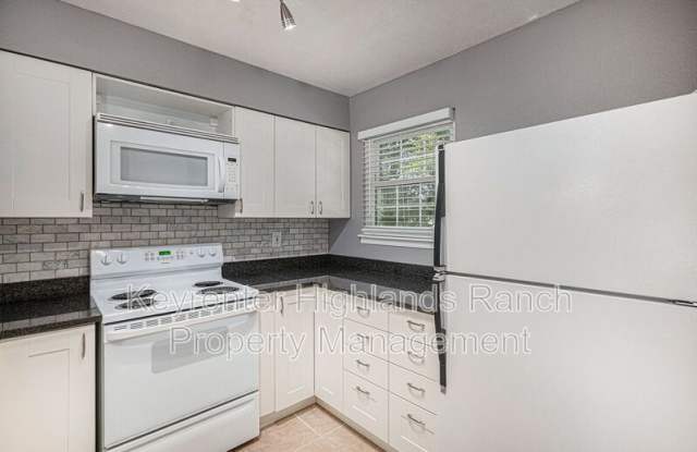 8018 S Columbine Ct Gallery 3