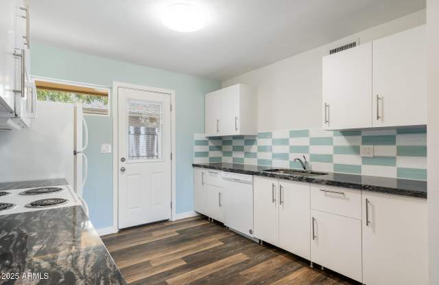 1245 W 4th Street photos photos