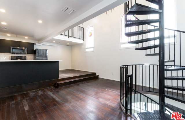 900 North HOOVER Street Gallery 2