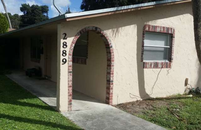 GREAT 2/1 UNIT AVAILABLE FOR IMMEDIATE MOVE-IN!! Gallery 3