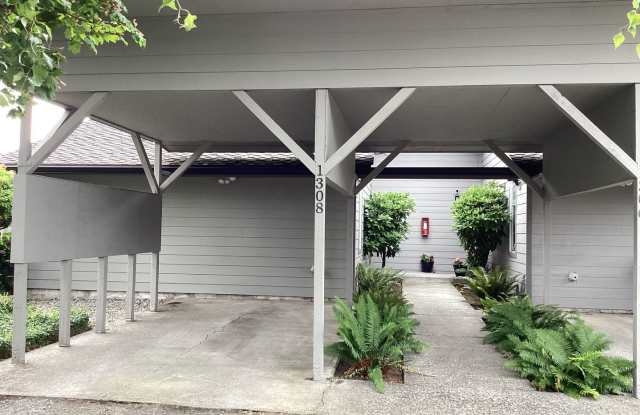 2 Bedroom/ 1 bath duplex Gallery 2