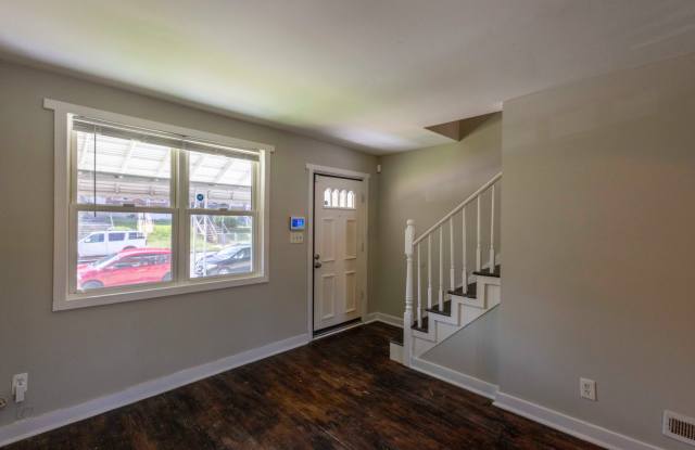 Charming 2BD/1BA Townhome in Morrell Park, MD! Gallery 4