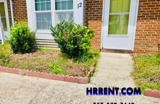 Lovely 2 Bedroom 2.5 Bathroom Townhouse located in the North King Street area of Hampton! photos photos