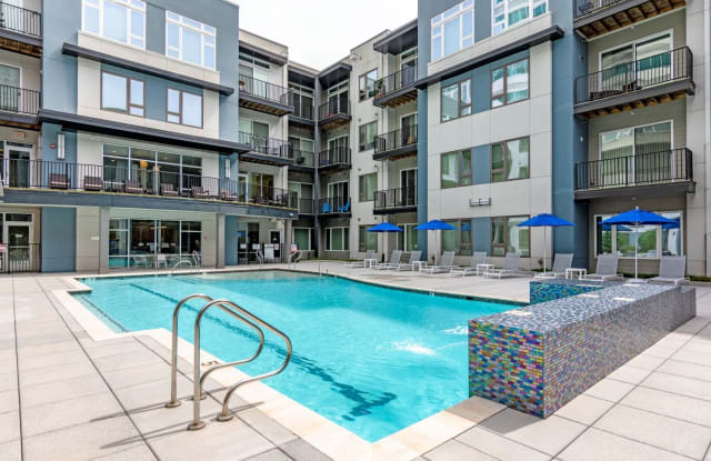 Encore 4505 at Town Center Apartments Gallery 4