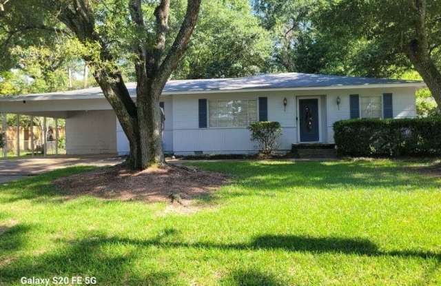 1435 Wilhurst Street photos photos