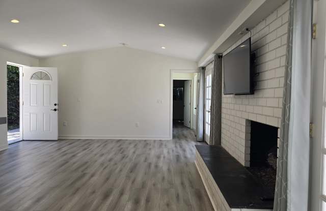 202 Bentley Circle Gallery 3