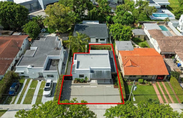 2440 SW 3rd St photos photos
