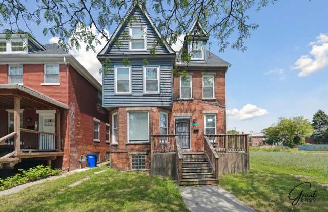 $1,995 - North End 4 Bedroom/ 1.5 bathroom Home photos photos